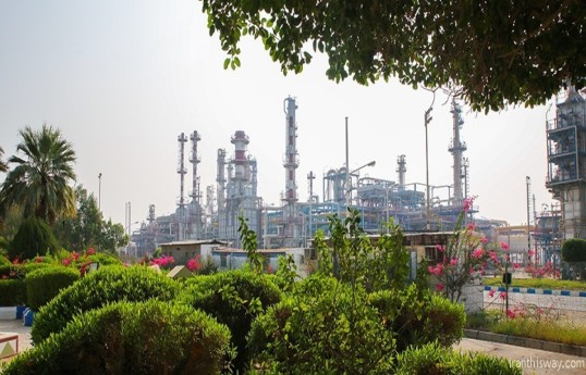 Explosions hit Iran’s Lavan and Siri islands after ceasefire - UPDATED 