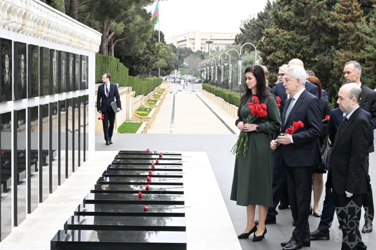 Lithuanian Prime Minister pays tribute to Azerbaijani martyrs