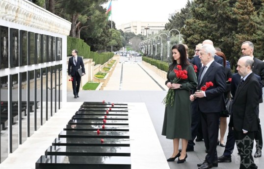 Lithuanian Prime Minister pays tribute to Azerbaijani martyrs