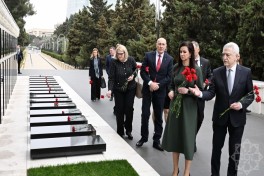 Lithuanian Prime Minister pays tribute to Azerbaijani martyrs