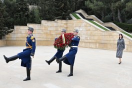 Lithuanian Prime Minister pays tribute to Azerbaijani martyrs