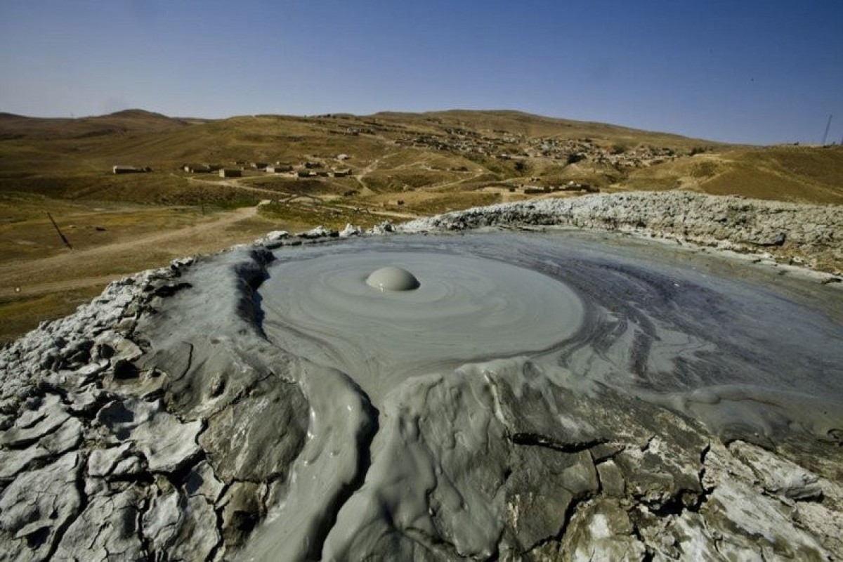 Eruption recorded at Bozdag-Guzdek mud volcano in Absheron Peninsula
