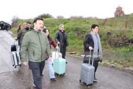 Armenian civil society representatives arrive in Azerbaijan - PHOTO 