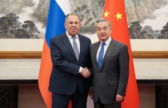 Russian Foreign Minister Sergey Lavrov with his Chinese counterpart Wang Yi