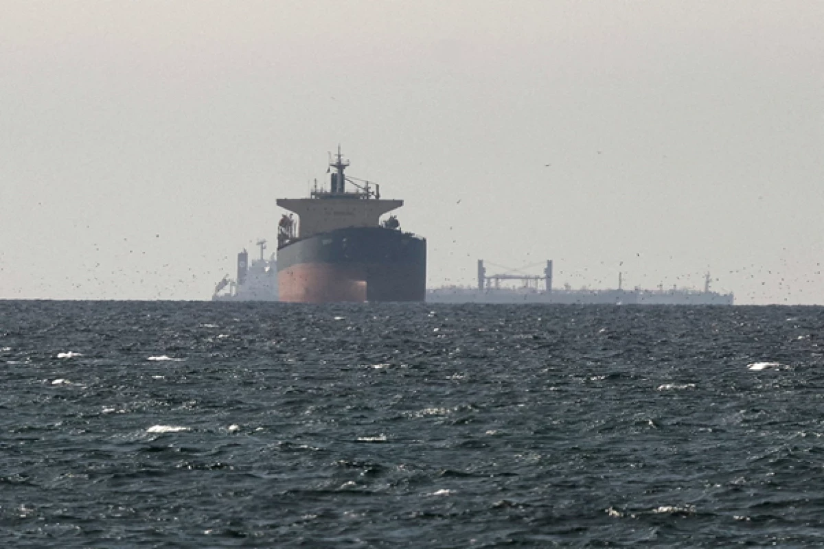 First loaded Iranian oil tankers exit Gulf since US blockade, tracking firm says