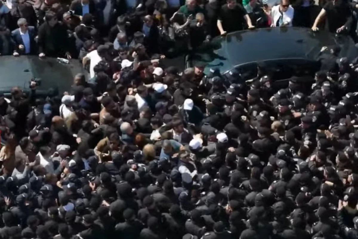 Clashes erupt in Yerevan as police detain 17 supporters of “Strong Armenia” party