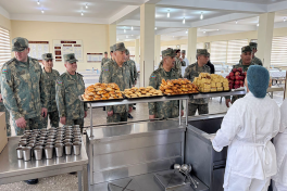 Defense Ministry leadership meets personnel serving in liberated territories-PHOTO 