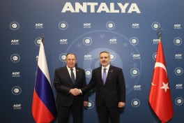 Turkish and Russian FMs meet in Antalya -UPDATED 