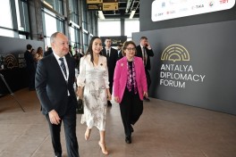 Azerbaijan’s First Lady Mehriban Aliyeva attended panel session on “United for Peace in Palestine: Confronting Scholasticide, Protecting Future” in Antalya - PHOTO 