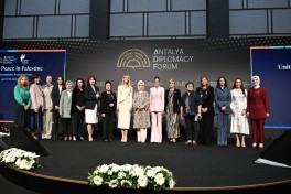 Azerbaijan’s First Lady Mehriban Aliyeva attended panel session on “United for Peace in Palestine: Confronting Scholasticide, Protecting Future” in Antalya - PHOTO 