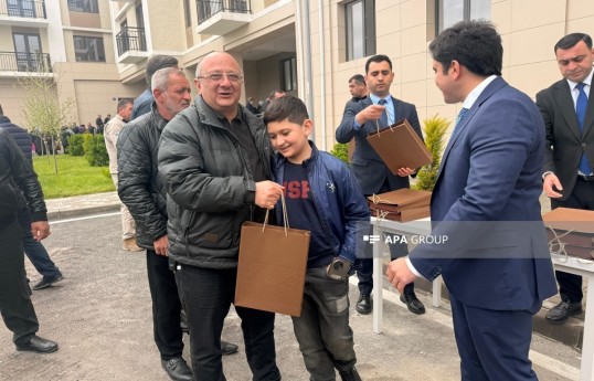 Azerbaijan relocates former IDPs to Aghdam city, families receive house keys -PHOTO -UPDATED - 1 