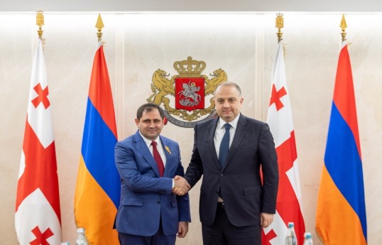 Georgian Defense Minister Irakli Chikovani, his Armenian counterpart Suren Papikyan