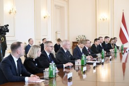 Presidents of Azerbaijan and Latvia held expanded meeting - UPDATED 