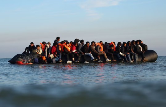 UK to pay France up to $892 million in deal to reduce migrant crossings