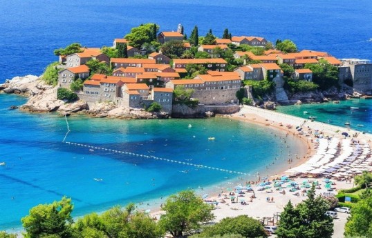 Direct charter flights between Azerbaijan and Montenegro may be organized this year