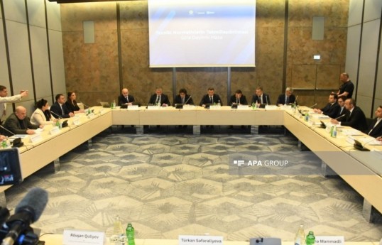 Baku  hosts roundtable on improvement of technical regulations - PHOTO 