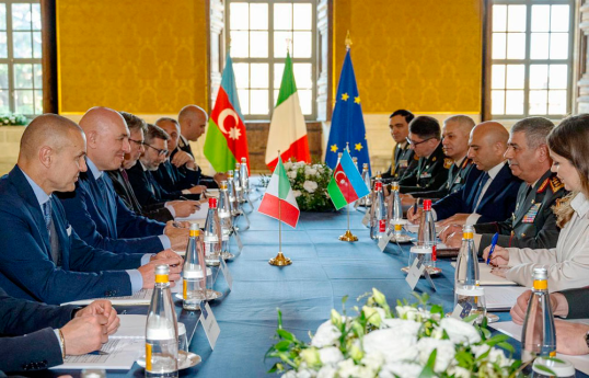Azerbaijan Defense Minister pays official visit to Italy