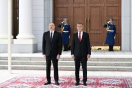 Official welcoming ceremony held for Czech PM Andrej Babiš in Gabala