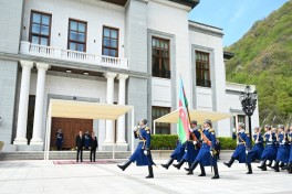Official welcoming ceremony held for Czech PM Andrej Babiš in Gabala