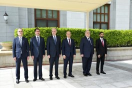 Official welcoming ceremony held for Czech PM Andrej Babiš in Gabala