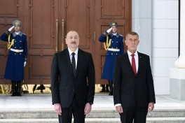 Official welcoming ceremony held for Czech PM Andrej Babiš in Gabala