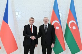 Official welcoming ceremony held for Czech PM Andrej Babiš in Gabala