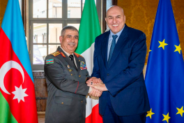 Azerbaijan Defense Minister pays official visit to Italy