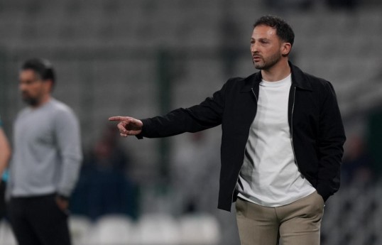 Fenerbahce head coach Tedesco sacked after Galatasaray derby ends title hopes