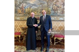 Azerbaijan’s presidential envoy discusses South Caucasus peace with Vatican Secretary of State