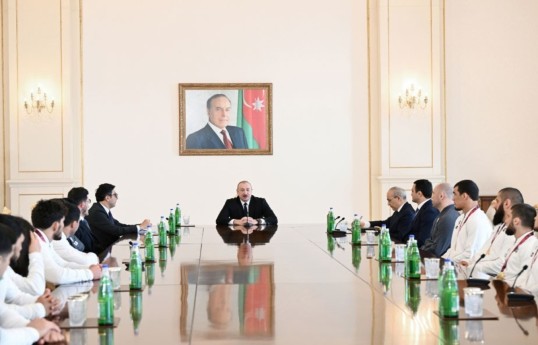 President Ilham Aliyev received wrestlers who won European Championships in team standings-UPDATED 