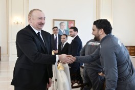 President Ilham Aliyev received wrestlers who won European Championships in team standings-UPDATED 