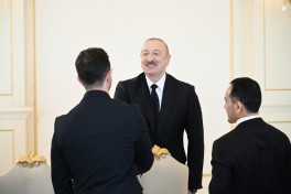 President Ilham Aliyev received wrestlers who won European Championships in team standings-UPDATED 