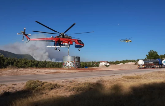 2 firefighting helicopters collide while battling Greece wildfire