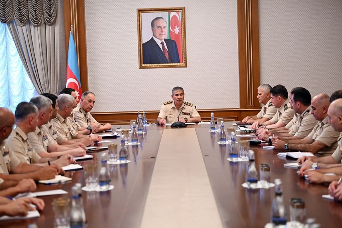Azerbaijan Minister of Defense meets with Military Attachés
