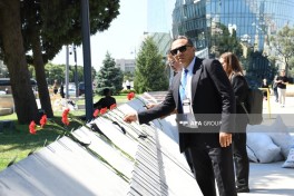 Turkish delegation visits Alley of Martyrs and Turkish Martyrs' Memorial in Baku - PHOTO 