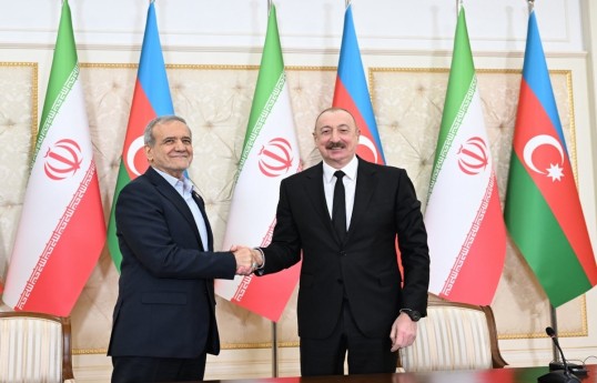 Iranian President Masoud Pezeshkian and Ilham Aliyev, President of the Republic of Azerbaijan