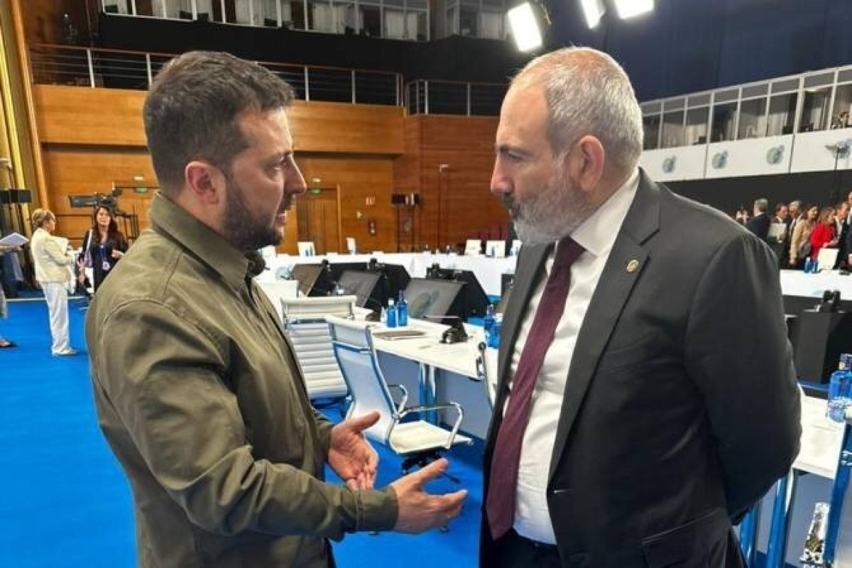 Pashinyan holds phone call with Zelenskyy