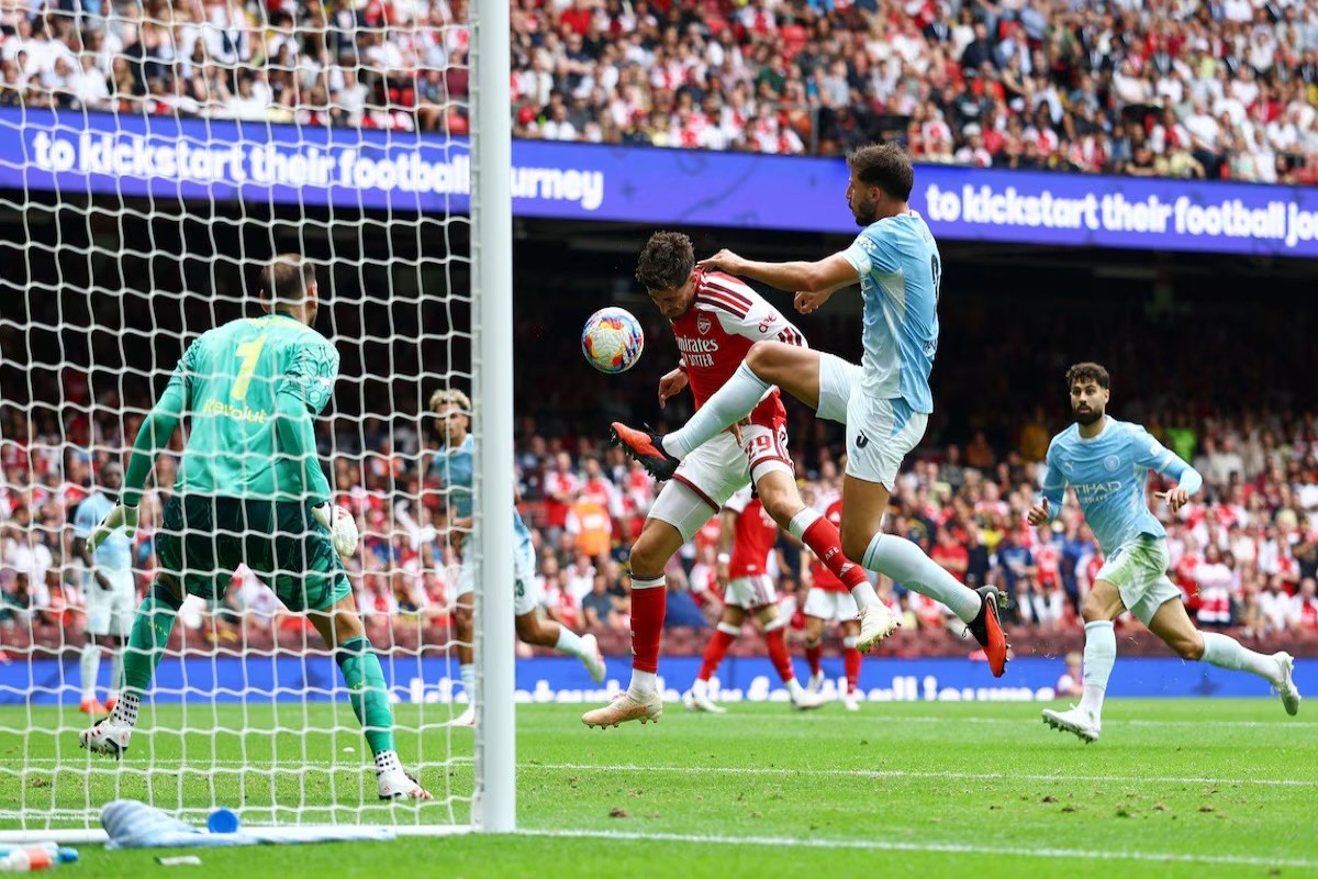 Arsenal humble Man City to win Community Shield