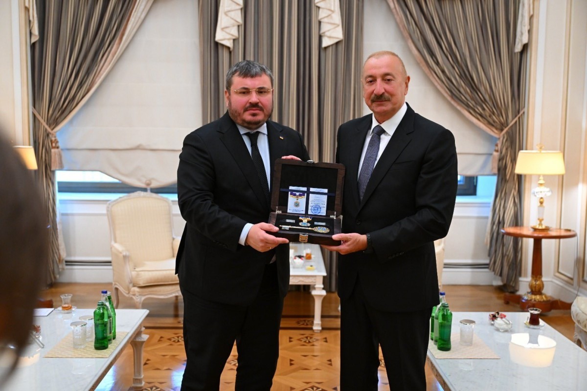 President Ilham Aliyev presented with “Honorary Citizen of Irpin” certificate