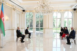 President Ilham Aliyev receives credentials of newly appointed UK Ambassador to Azerbaijan