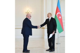President Ilham Aliyev receives credentials of newly appointed UK Ambassador to Azerbaijan