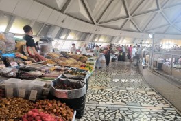 Azerbaijani media representatives visit famous Chorsu Bazaar in Tashkent - PHOTO 
