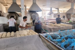 Azerbaijani media representatives visit famous Chorsu Bazaar in Tashkent - PHOTO 