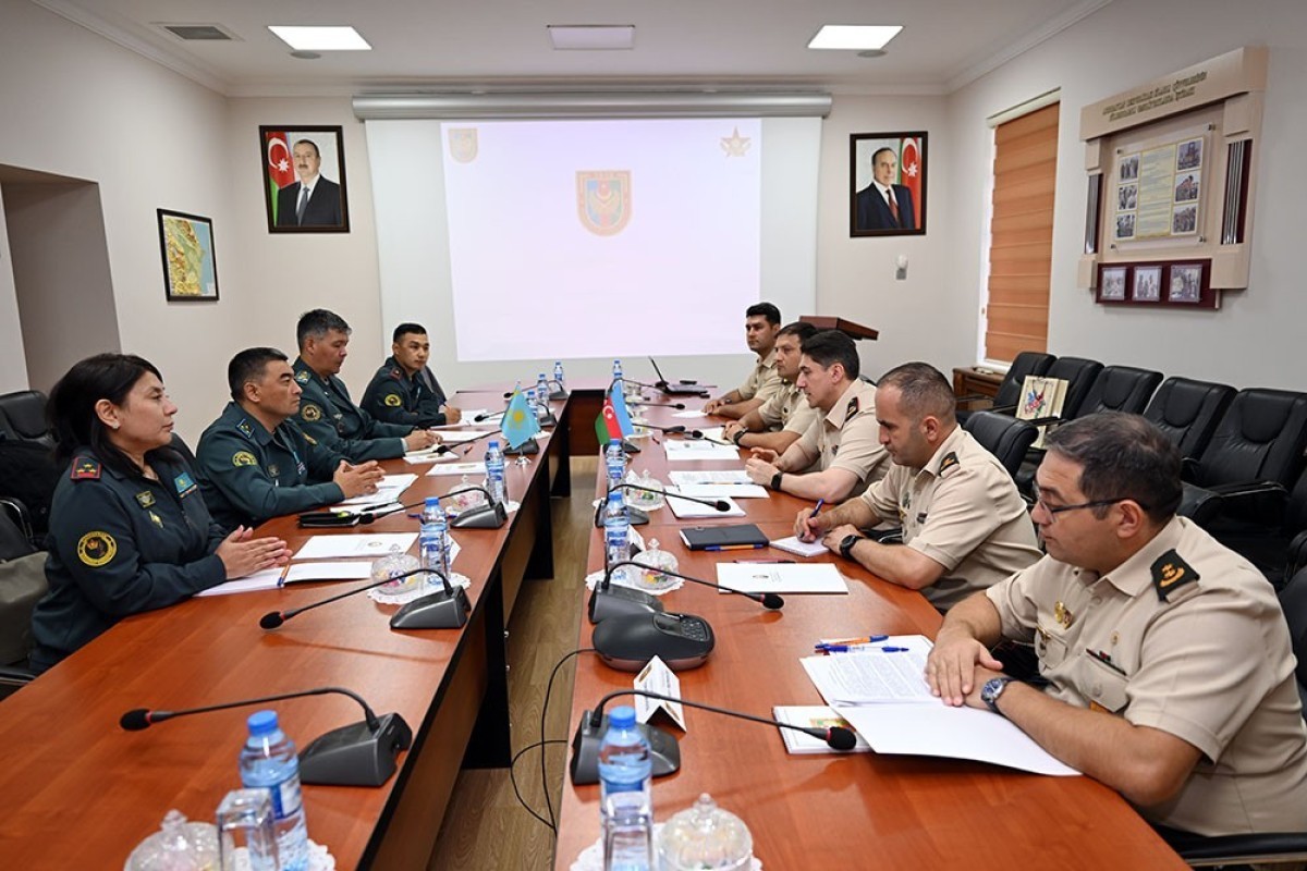 Azerbaijani and Kazakh military specialists meet in Baku