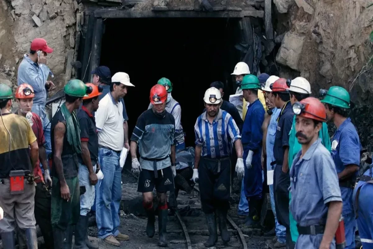 Colombia mine collapse kills 13
