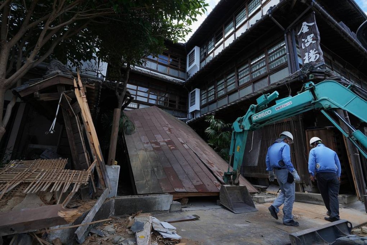 Seven people injured in earthquake in Tokyo area