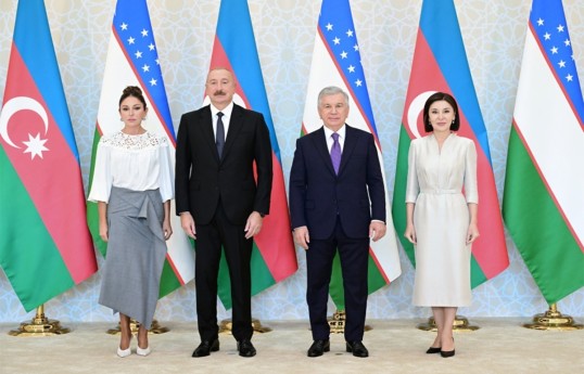 Presidents and First Ladies of Azerbaijan and Uzbekistan pose for joint photo at Kuksaroy State Residence-VIDEO 