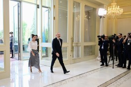 Presidents and First Ladies of Azerbaijan and Uzbekistan pose for joint photo at Kuksaroy State Residence-VIDEO 
