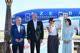 President Ilham Aliyev and First Lady Mehriban Aliyeva arrived in Bukhara from Tashkent - VIDEO 