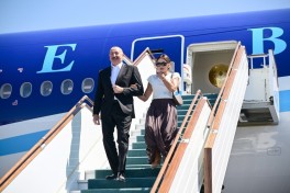 President Ilham Aliyev and First Lady Mehriban Aliyeva arrived in Bukhara from Tashkent - VIDEO 